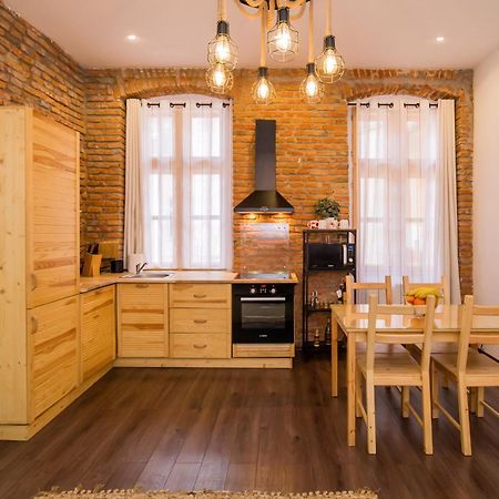 Deer Apartment Брашов Екстериор снимка