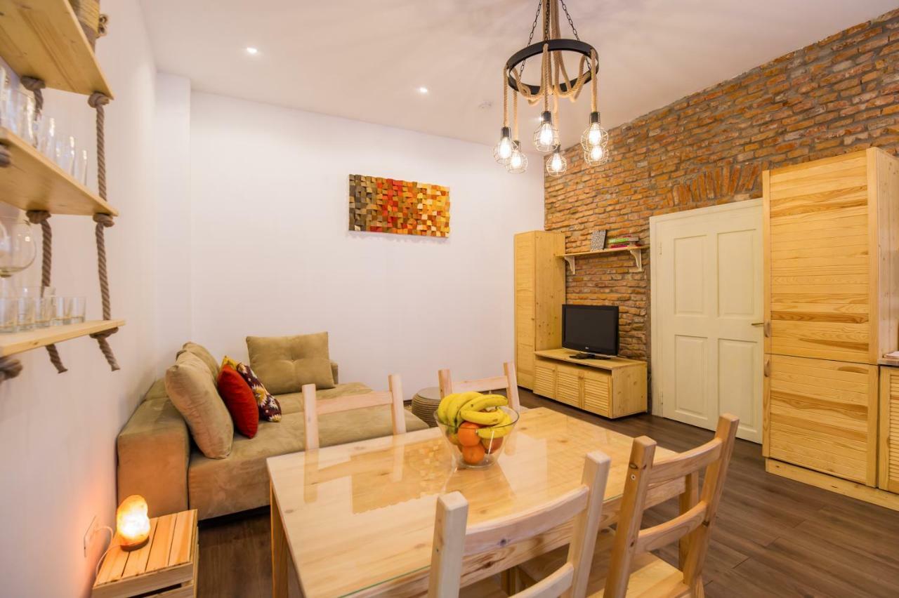 Deer Apartment Брашов Екстериор снимка