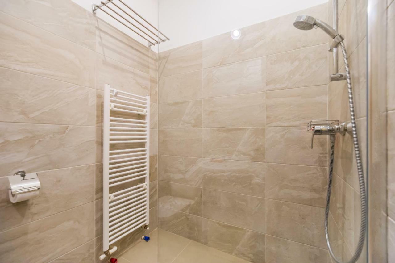 Deer Apartment Брашов Екстериор снимка